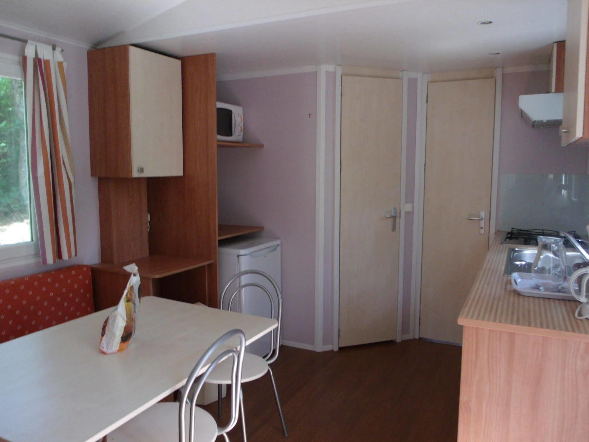 Camping De La Croix D'Arles Bourg Kültér fotó